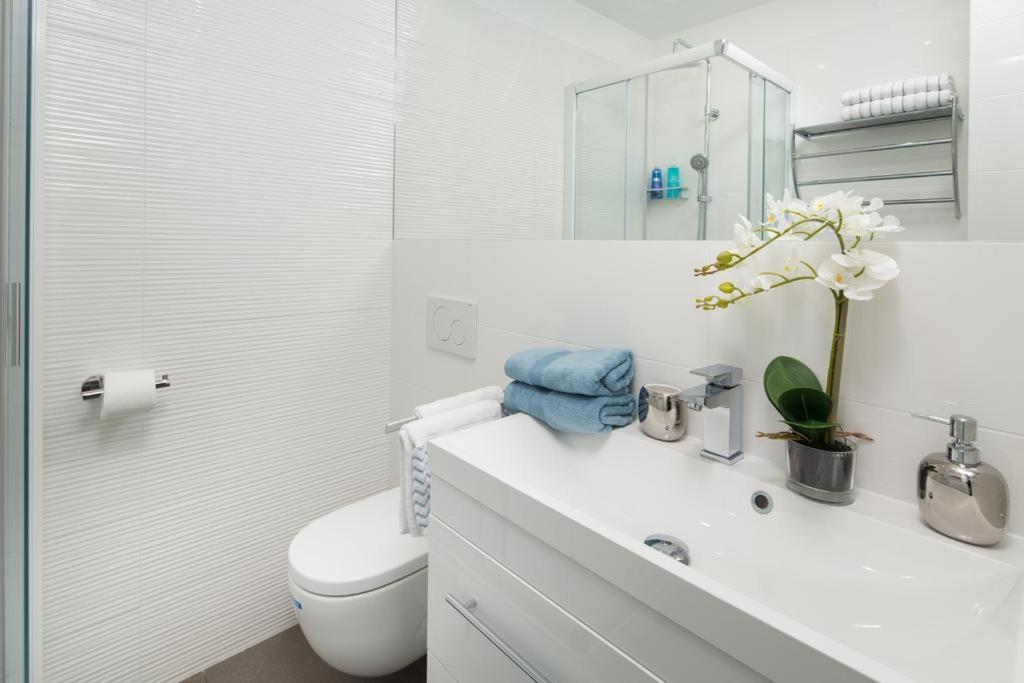 Danube Corso Boutique Apartment Budapest Exteriör bild